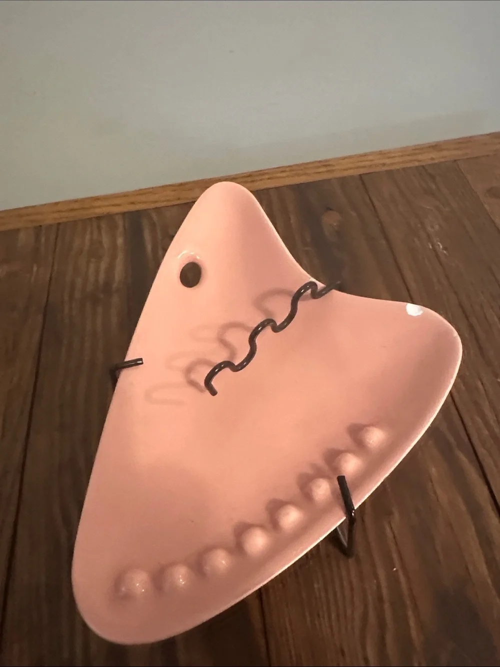 Mid-century modern ashtray Pink Ceramic with wire stand